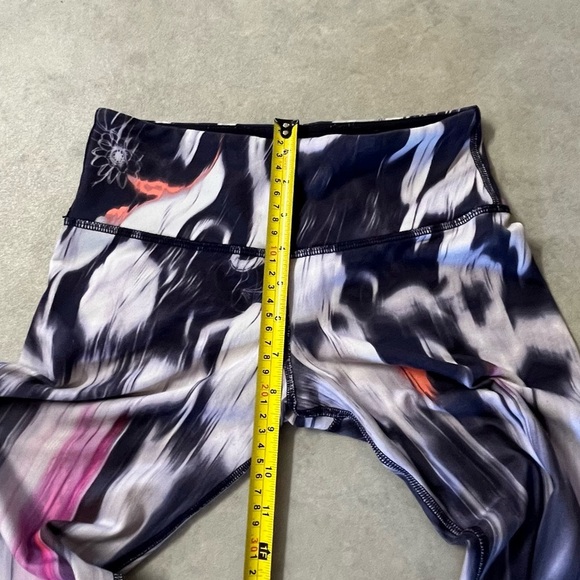 Lululemon full length leggings. Size 4. Low waist. Bold. Fun. - Picture 5 of 7